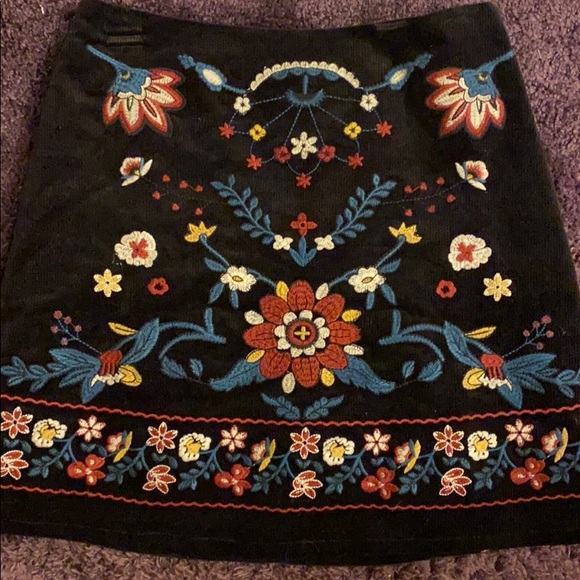 Embroidered skirt - Picture 1 of 1